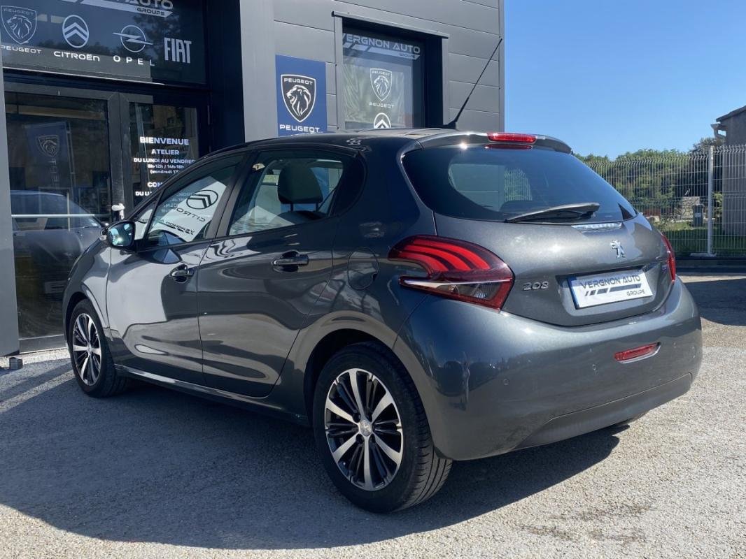 Peugeot 208 - Photo 21