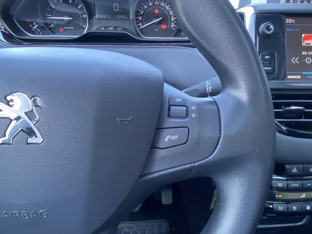 Peugeot 208 - Photo 8