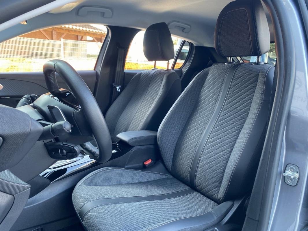 Peugeot 208 - Photo 15
