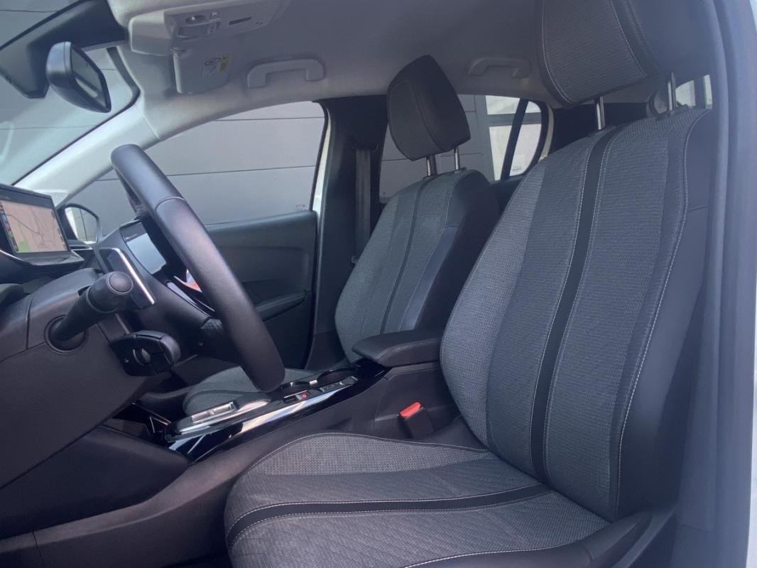 Peugeot 208 - Photo 18