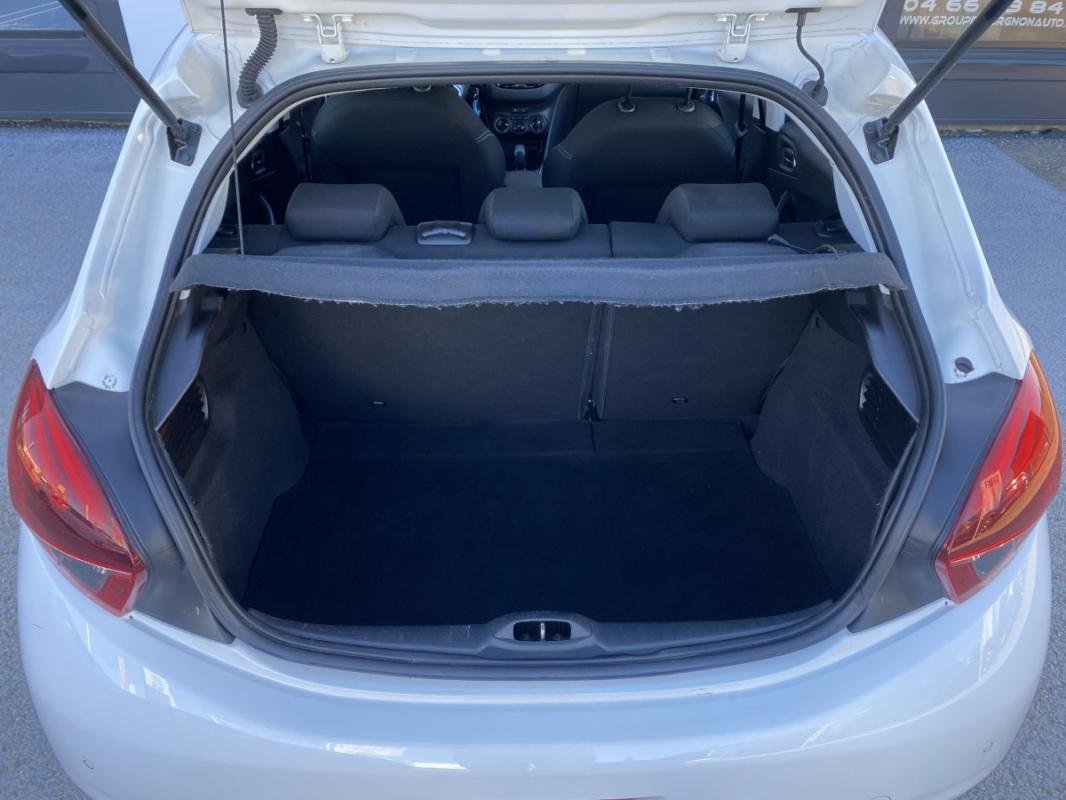 Peugeot 208 - Photo 16