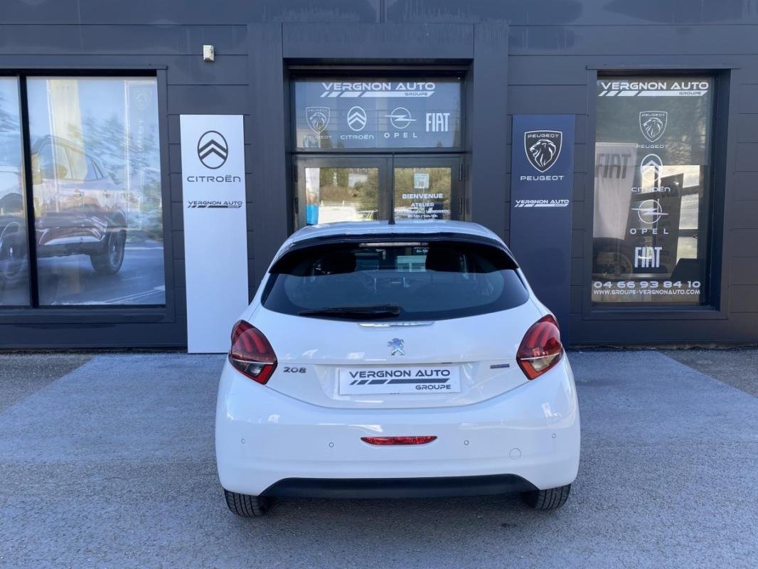 Peugeot 208 - Photo 21