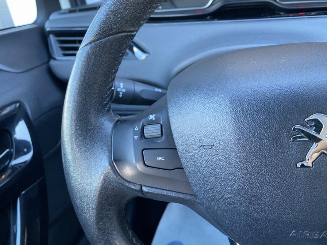Peugeot 208 - Photo 25