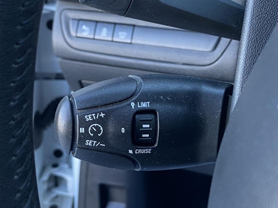 Peugeot 208 - Photo 10