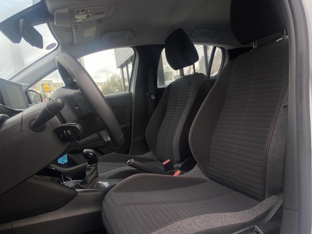 Peugeot 208 - Photo 18
