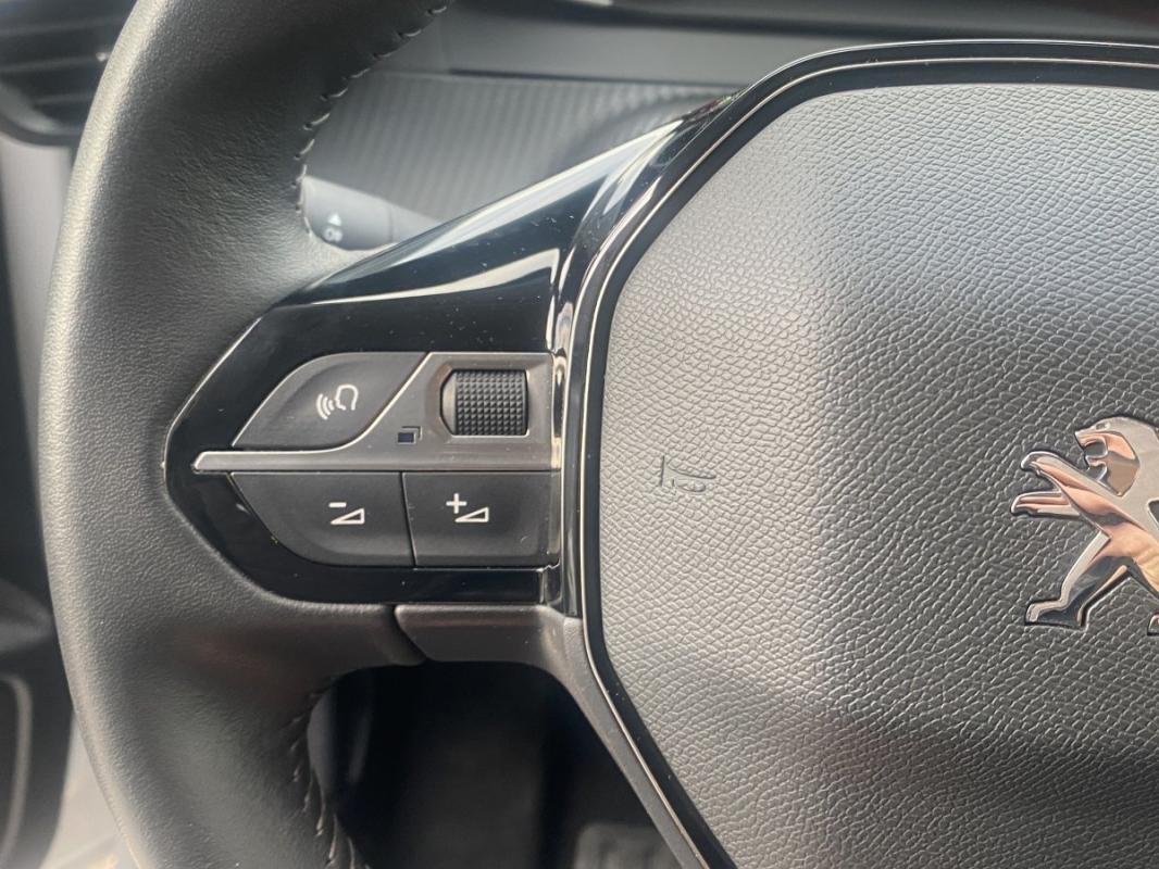 Peugeot 208 - Photo 6
