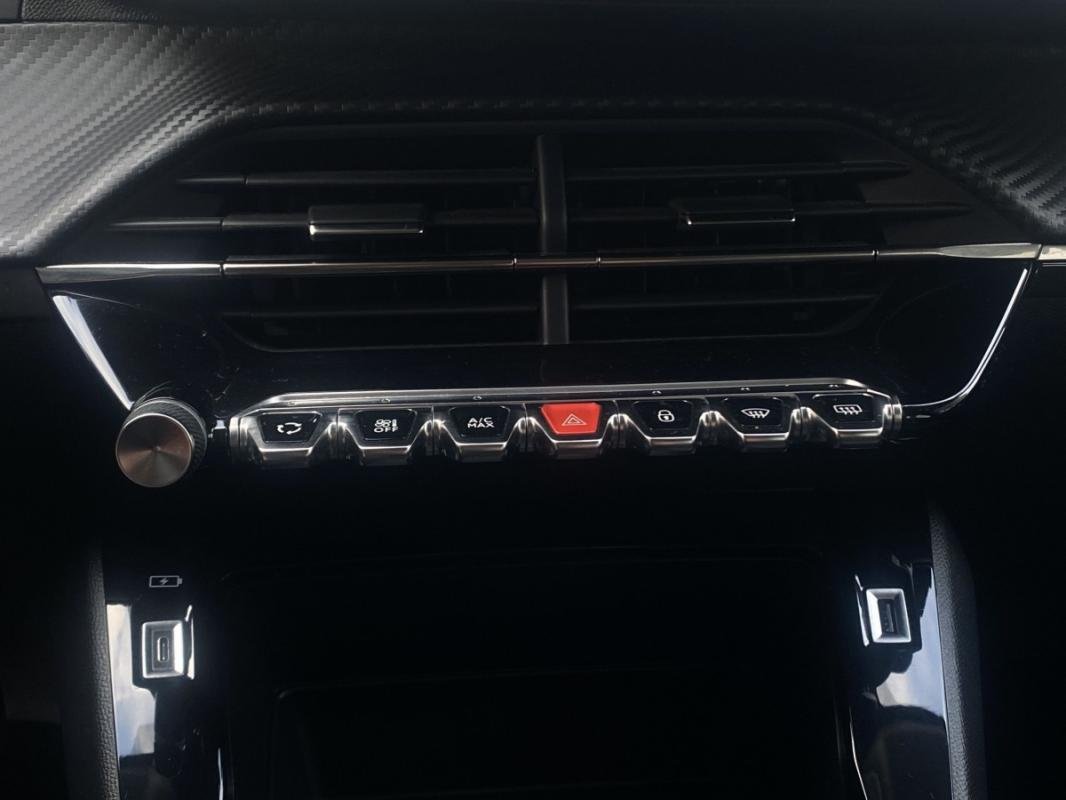 Peugeot 208 - Photo 9