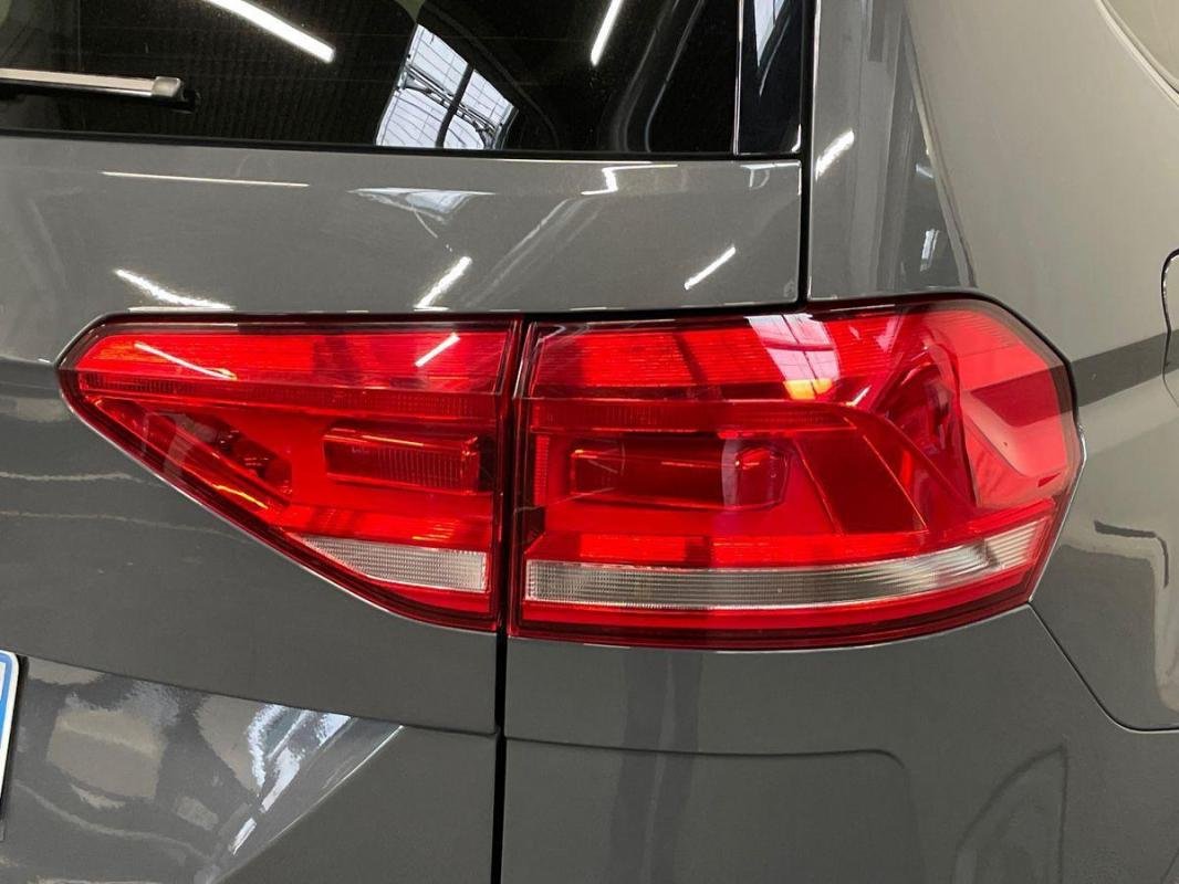Volkswagen Touran - Photo 30