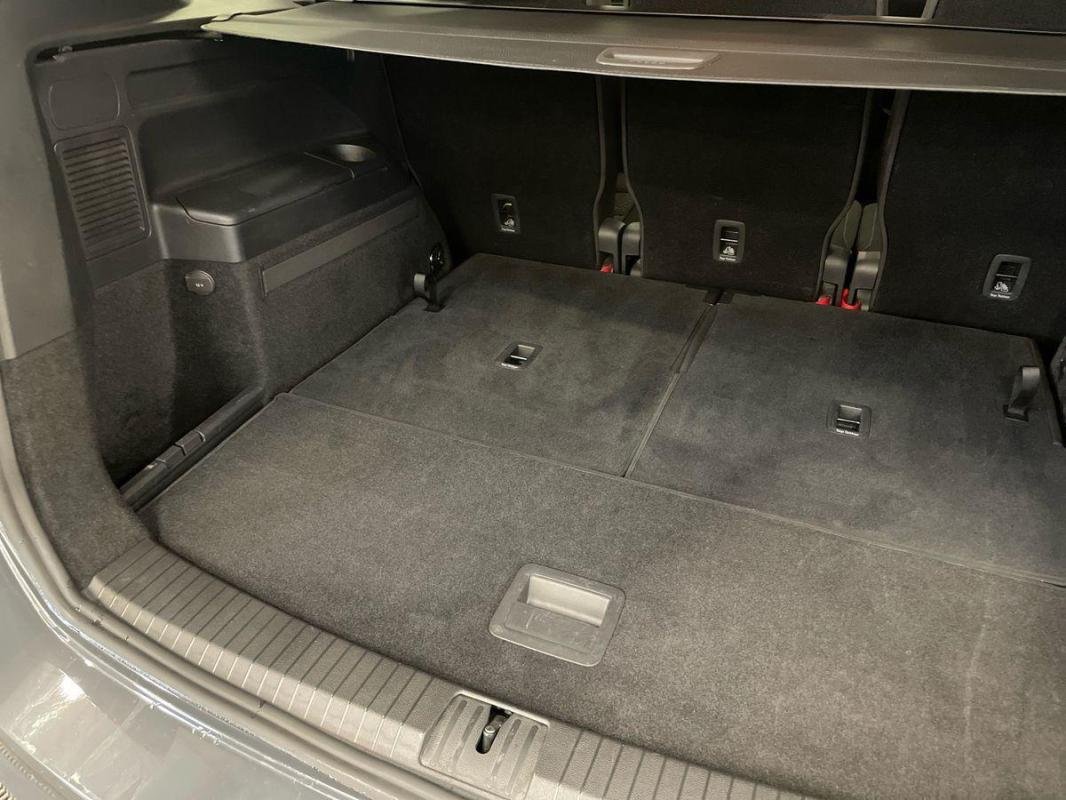 Volkswagen Touran - Photo 32