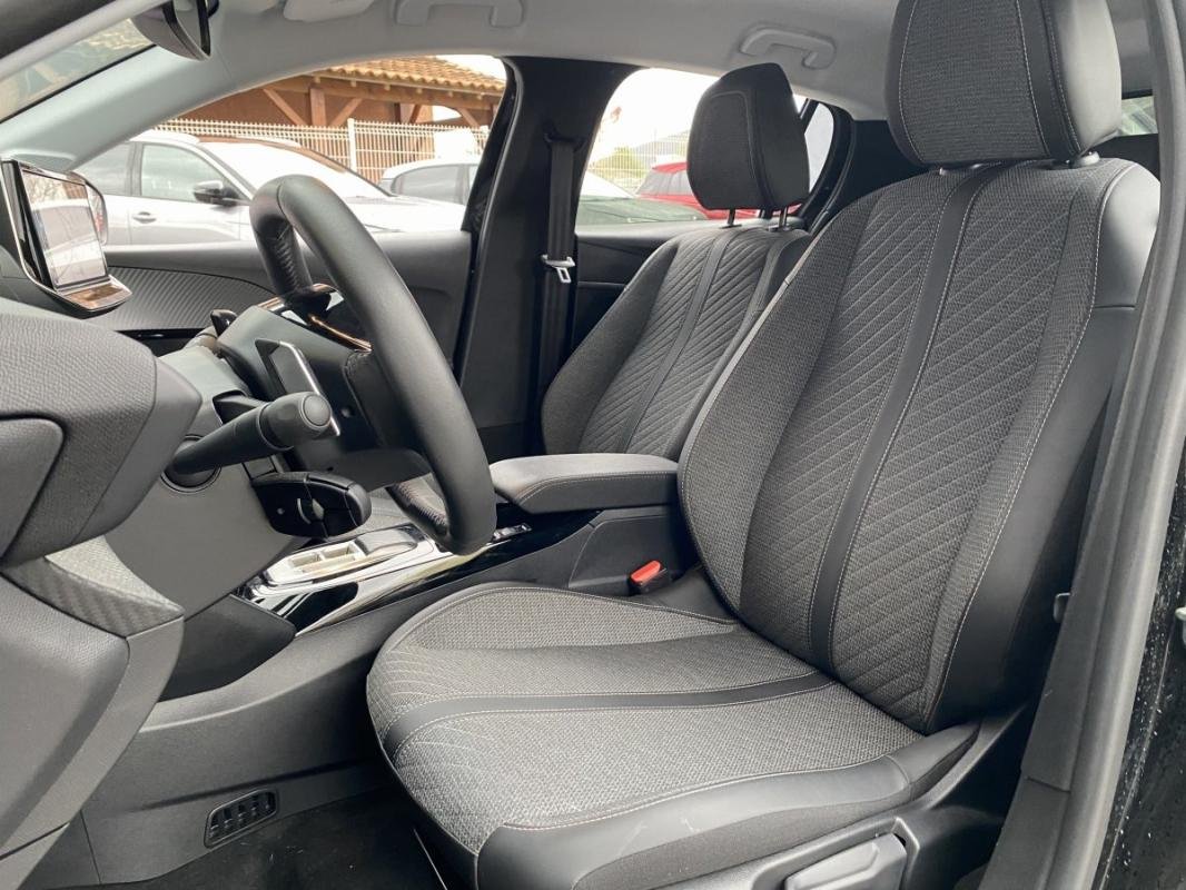 Peugeot 208 - Photo 12