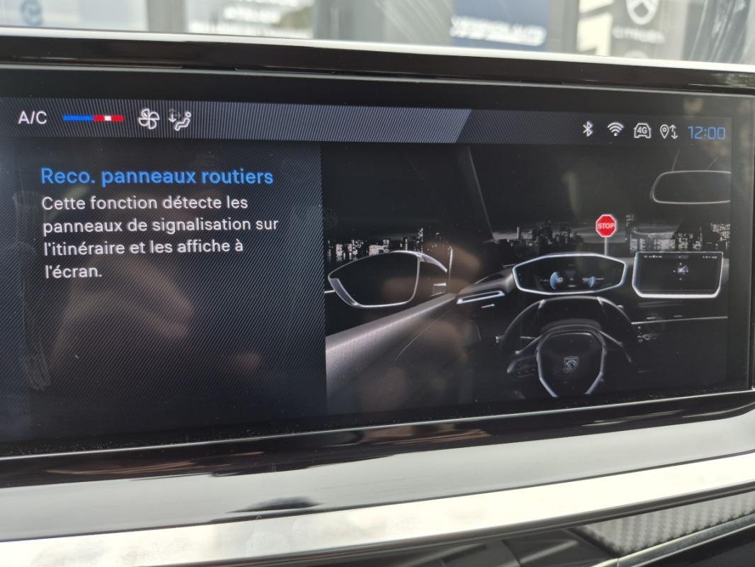 Peugeot 208 - Photo 13