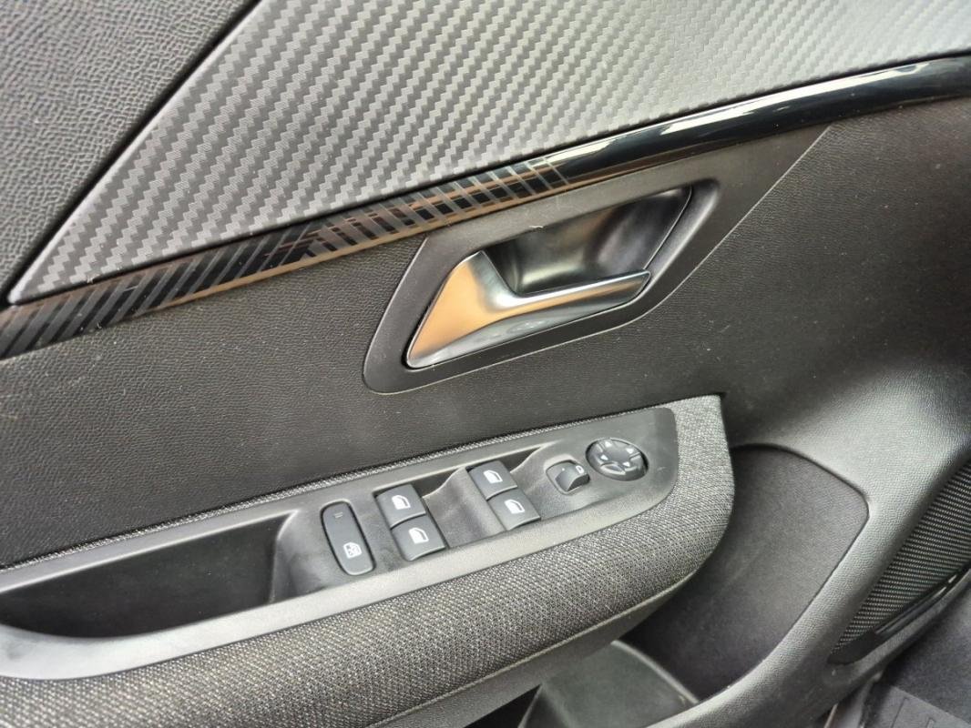 Peugeot 208 - Photo 27