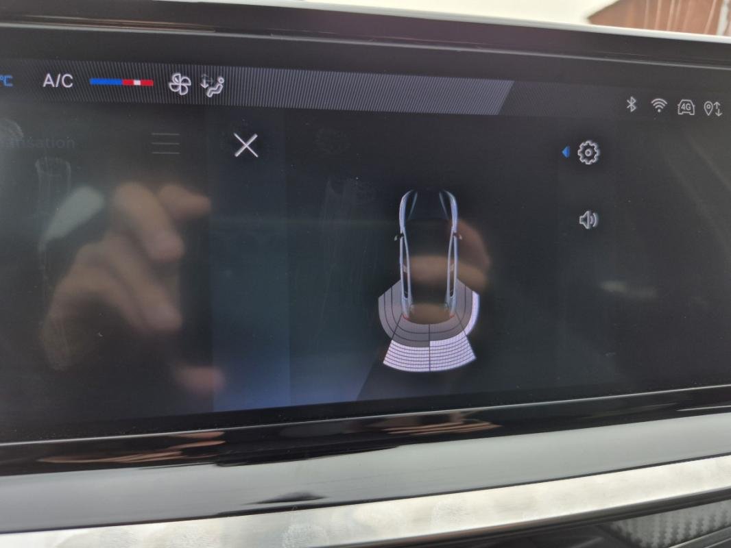 Peugeot 208 - Photo 8