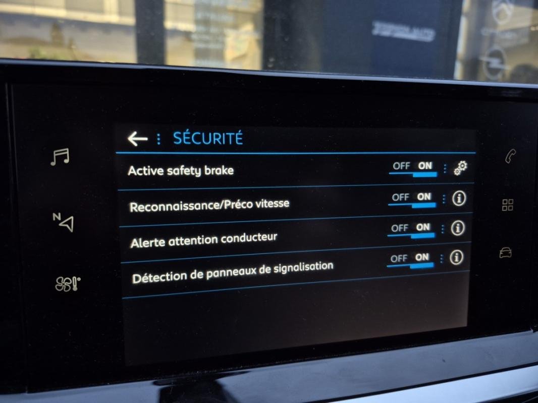 Peugeot 2008 - Photo 10