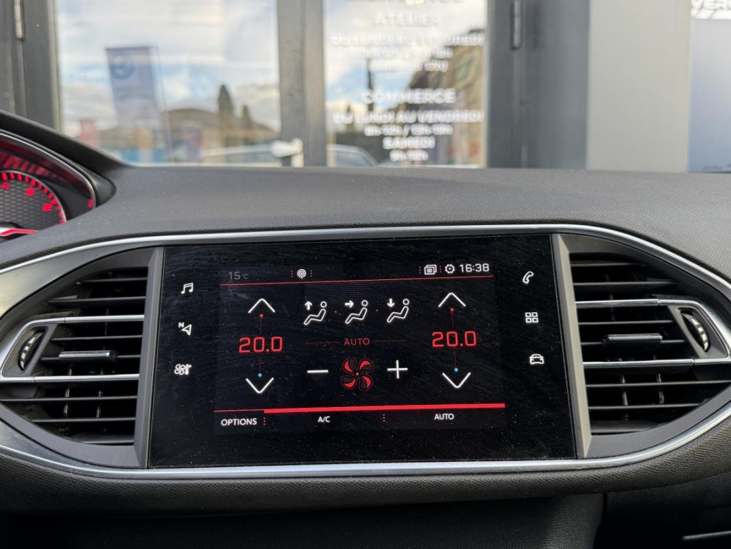 Peugeot 308 - Photo 12