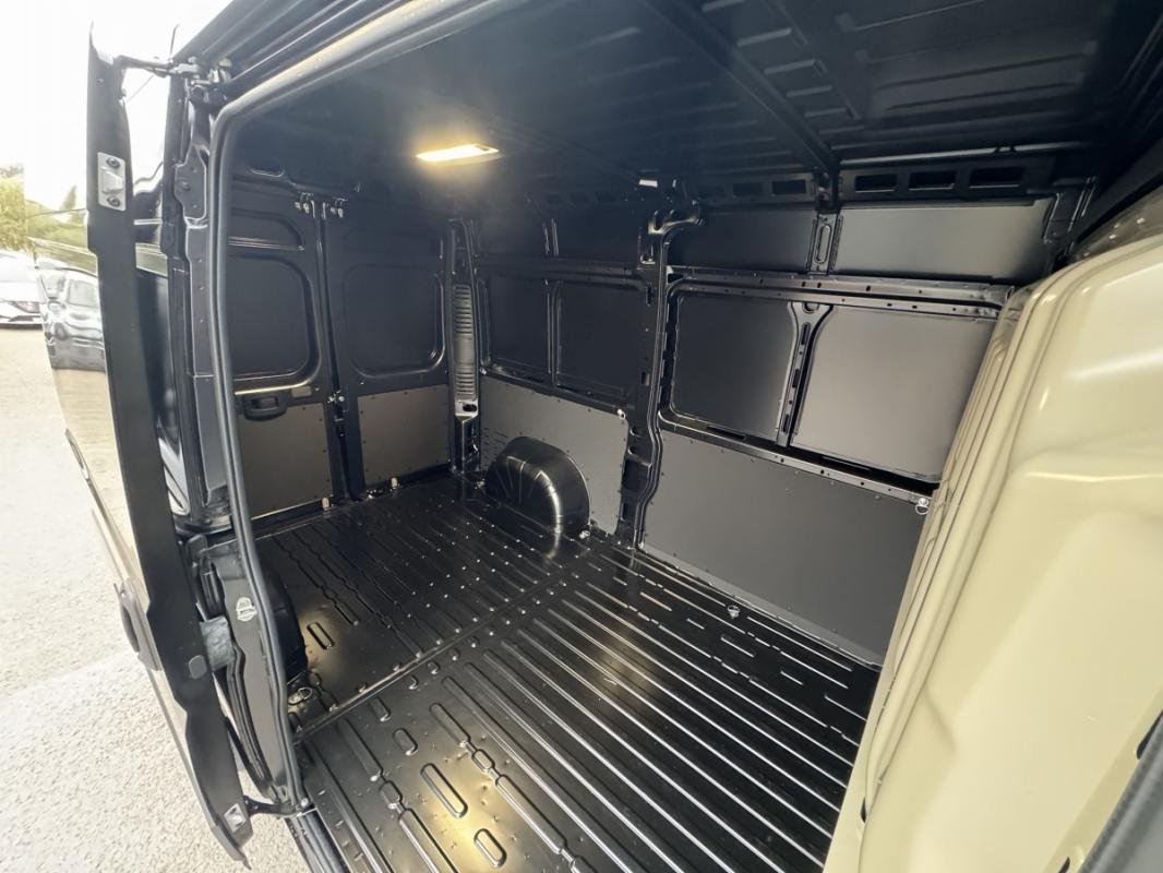 Peugeot Boxer - Photo 19