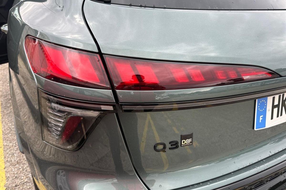 Audi Q3 - Photo 12