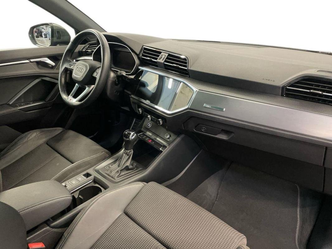 Audi Q3 - Photo 13