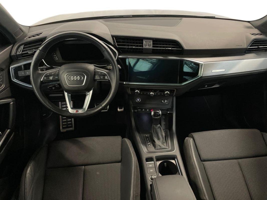 Audi Q3 - Photo 24