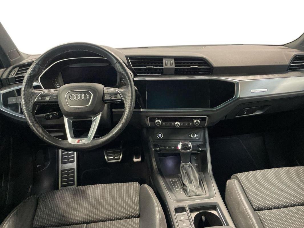 Audi Q3 - Photo 8