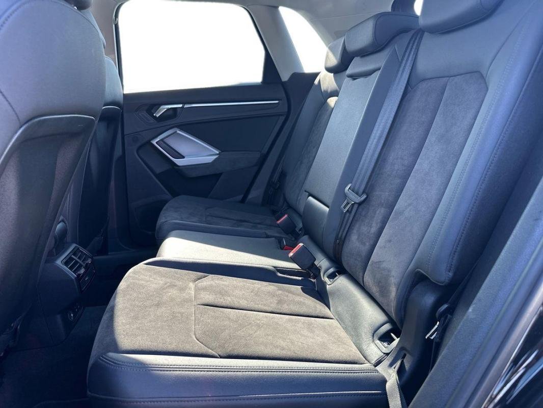 Audi Q3 - Photo 23