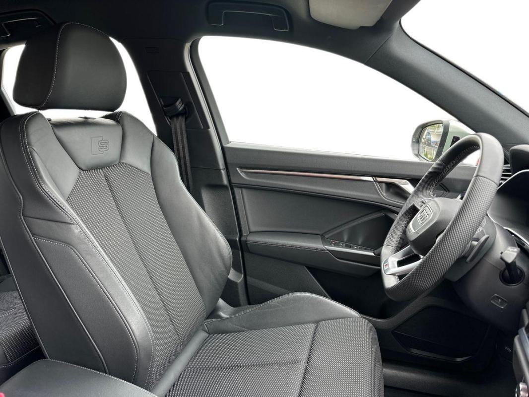 Audi Q3 Sportback - Photo 13