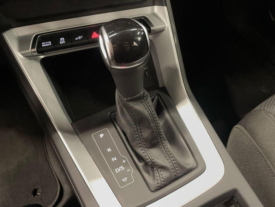 Audi Q3 - Photo 11