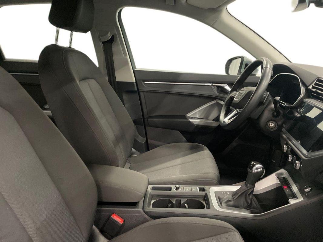 Audi Q3 - Photo 13