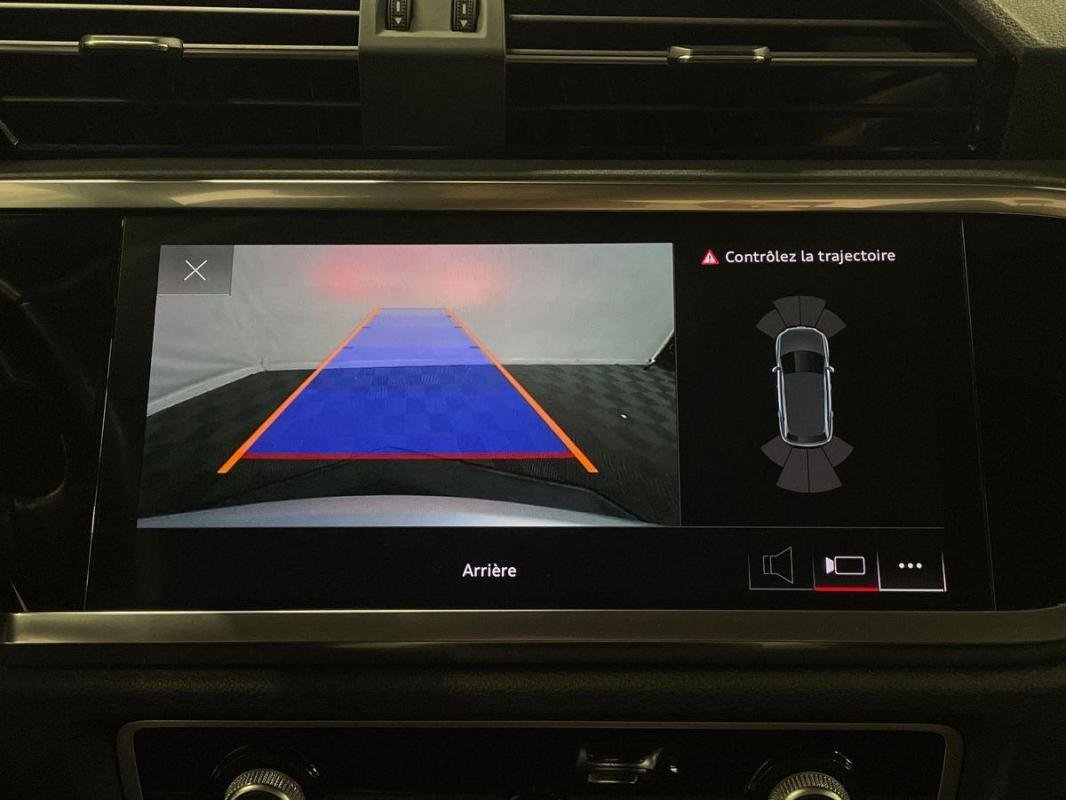 Audi Q3 - Photo 18
