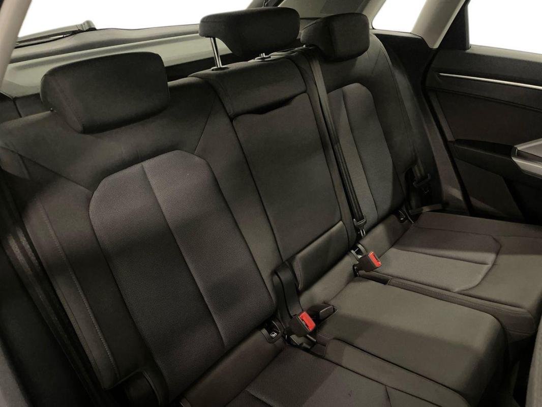 Audi Q3 - Photo 23