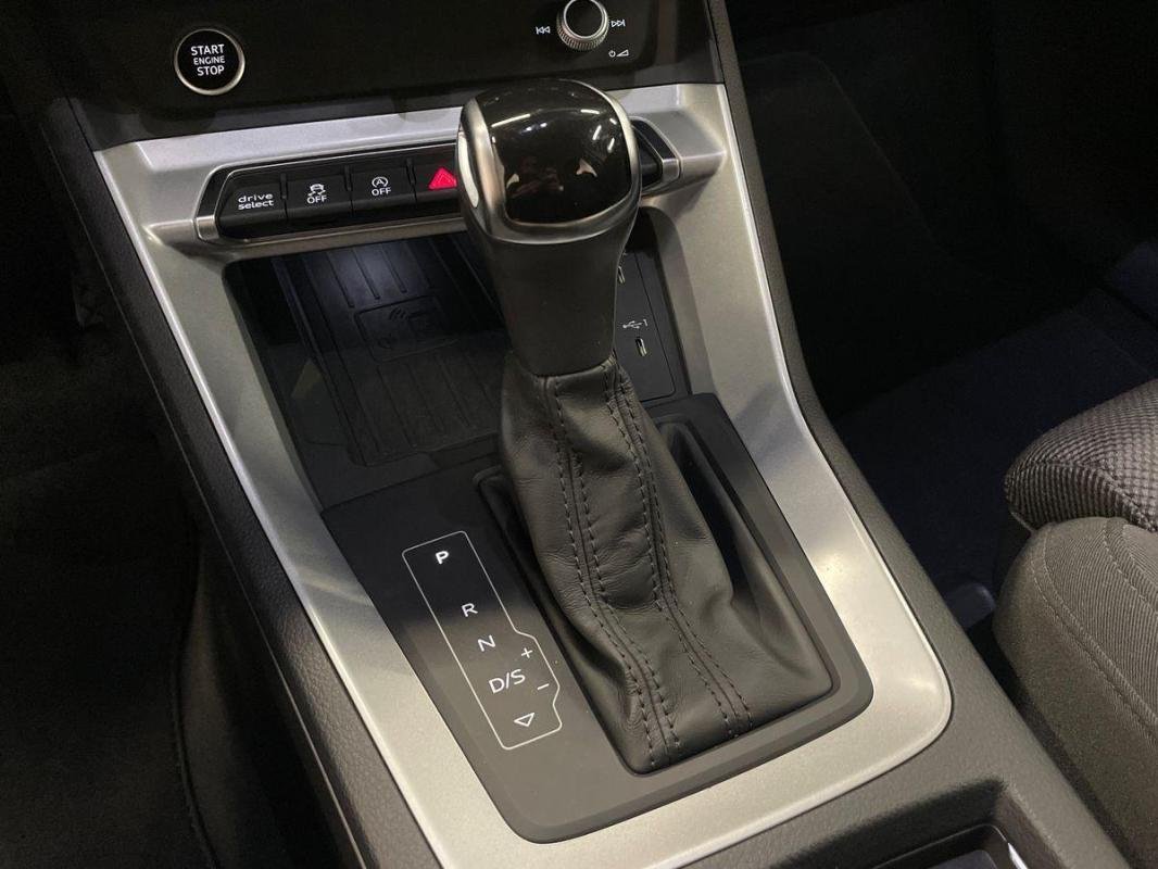 Audi Q3 - Photo 11