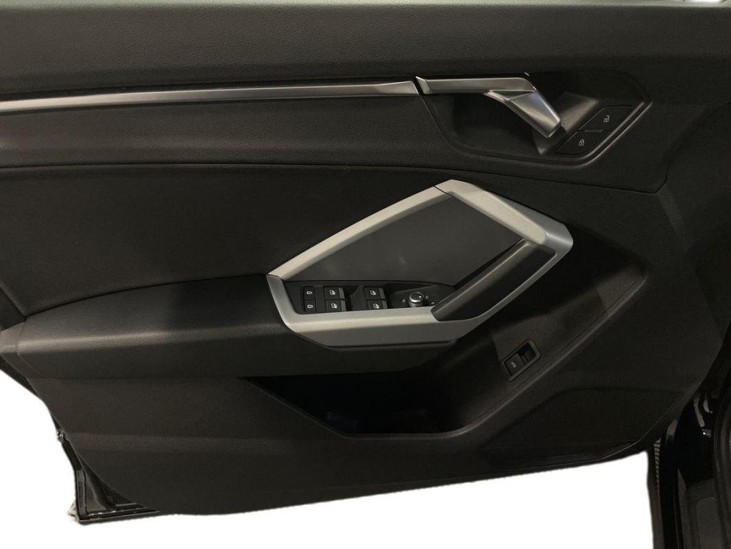 Audi Q3 - Photo 15