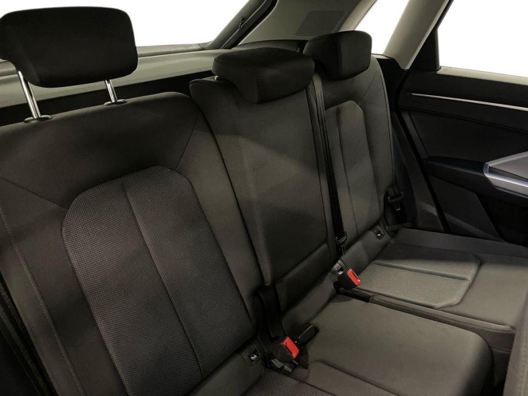 Audi Q3 - Photo 23