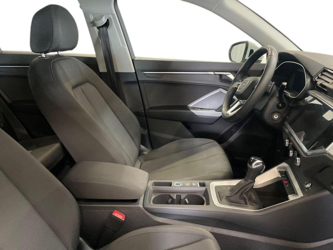 Audi Q3 - Photo 13
