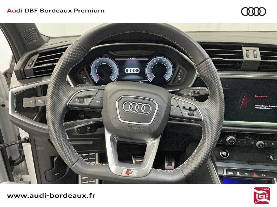 Audi Q3 - Photo 13
