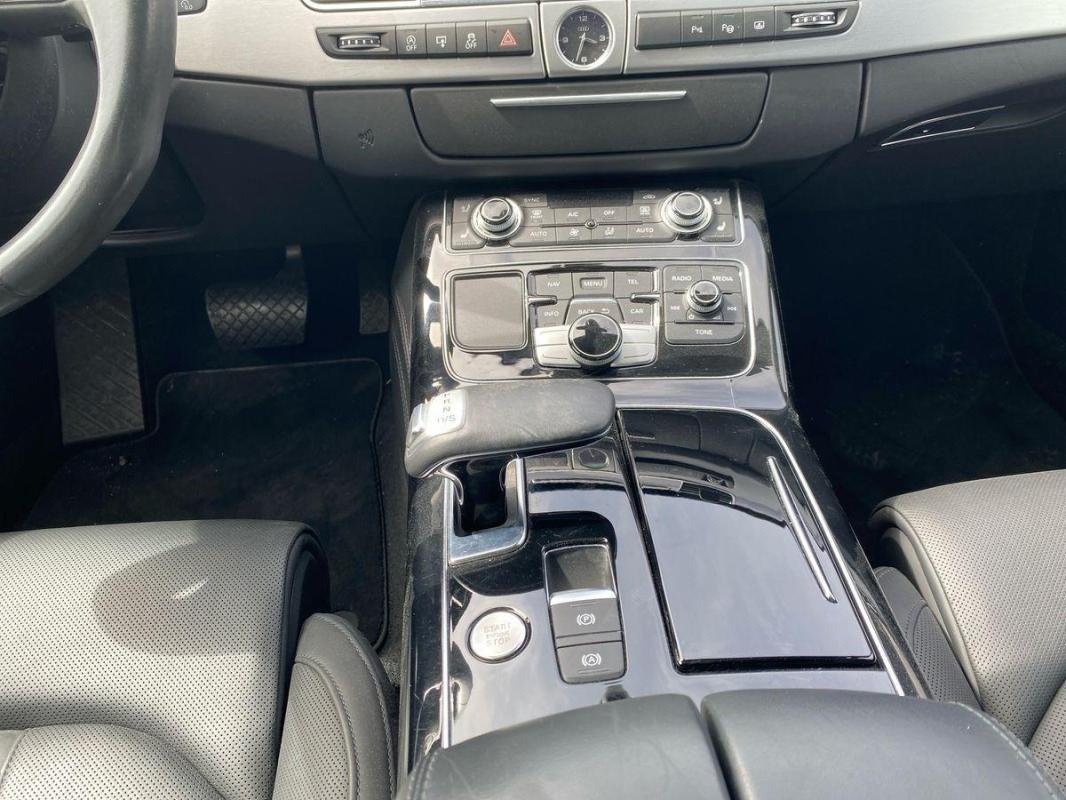 Audi A8 - Photo 11