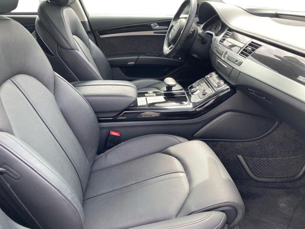 Audi A8 - Photo 13
