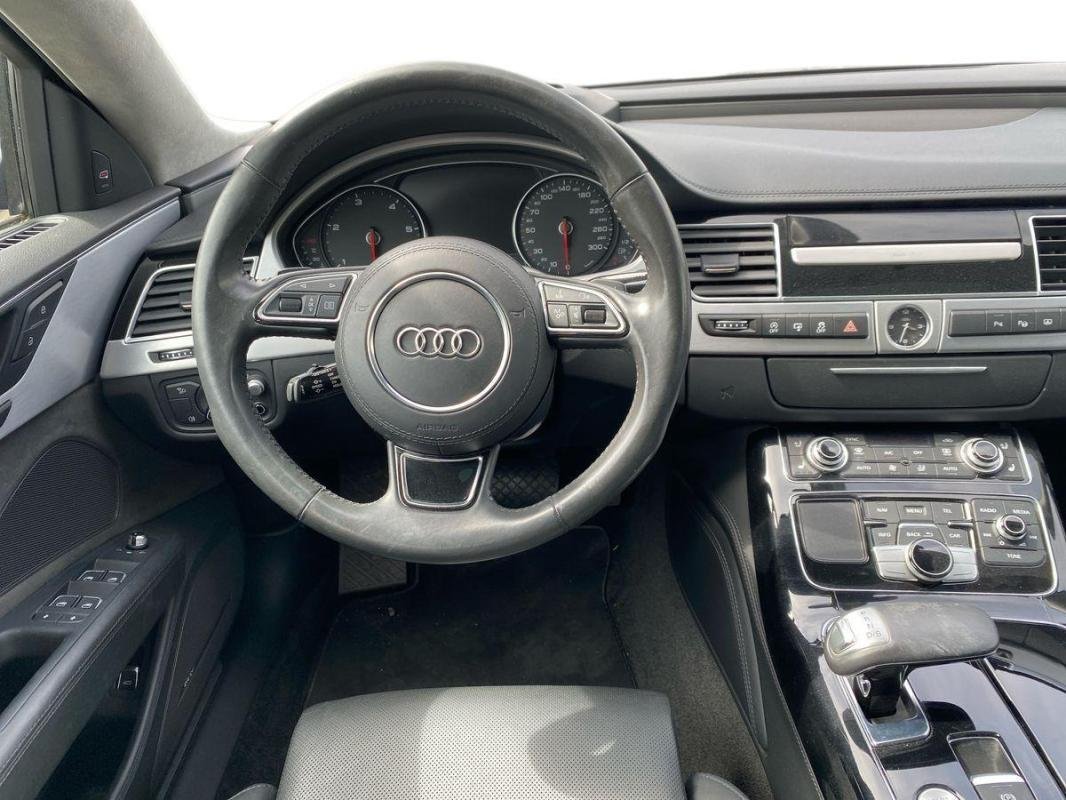 Audi A8 - Photo 24