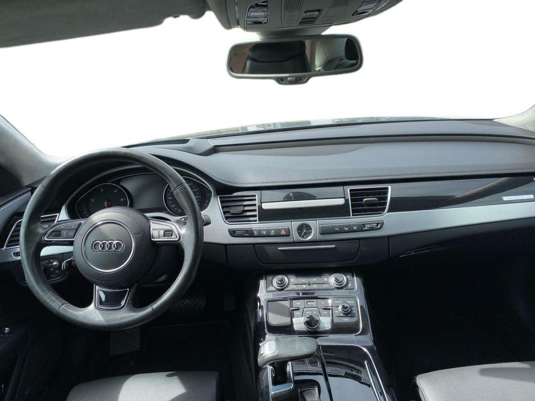 Audi A8 - Photo 8