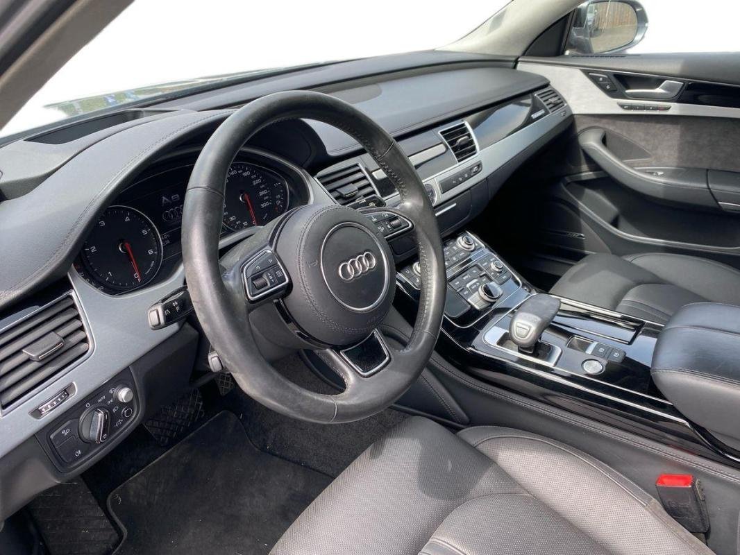 Audi A8 - Photo 9