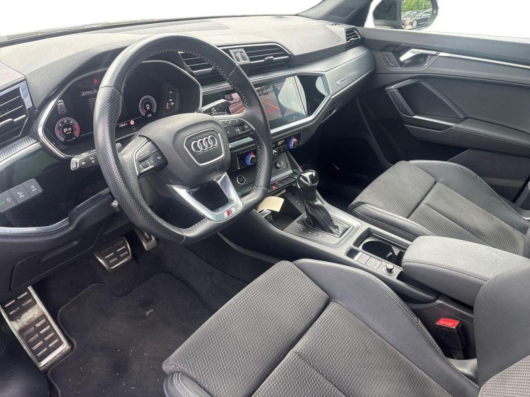 Audi Q3 - Photo 9