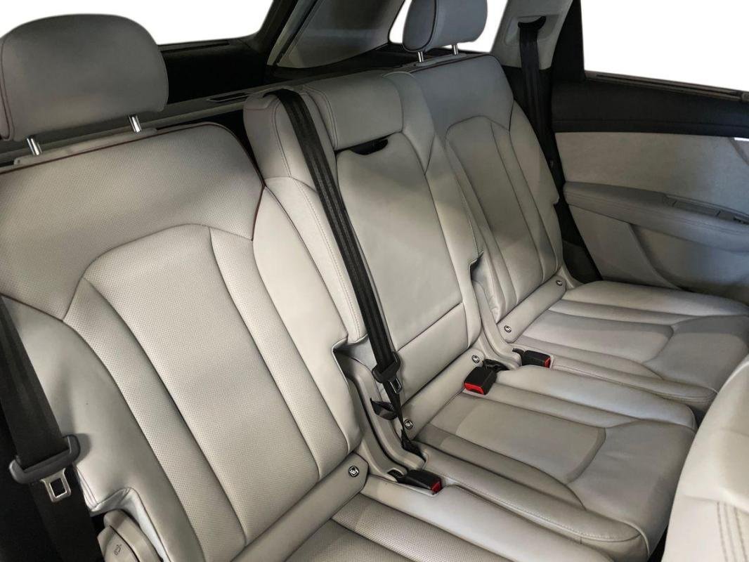 Audi Q7 - Photo 23