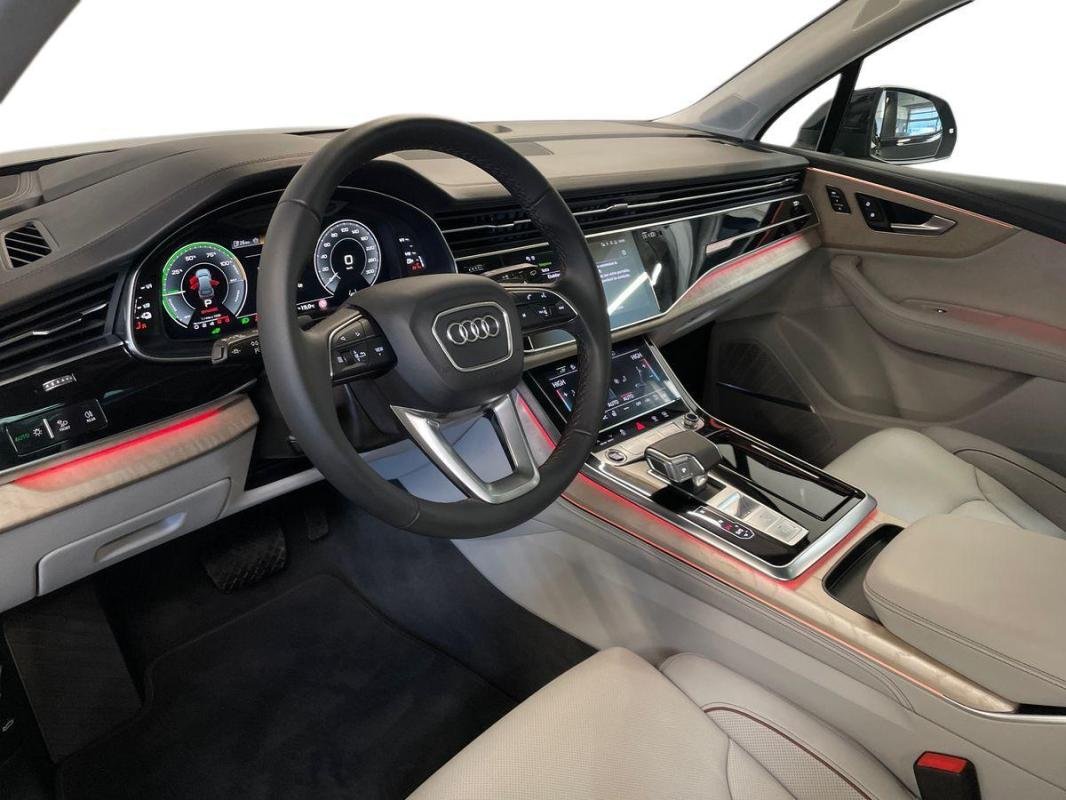 Audi Q7 - Photo 9
