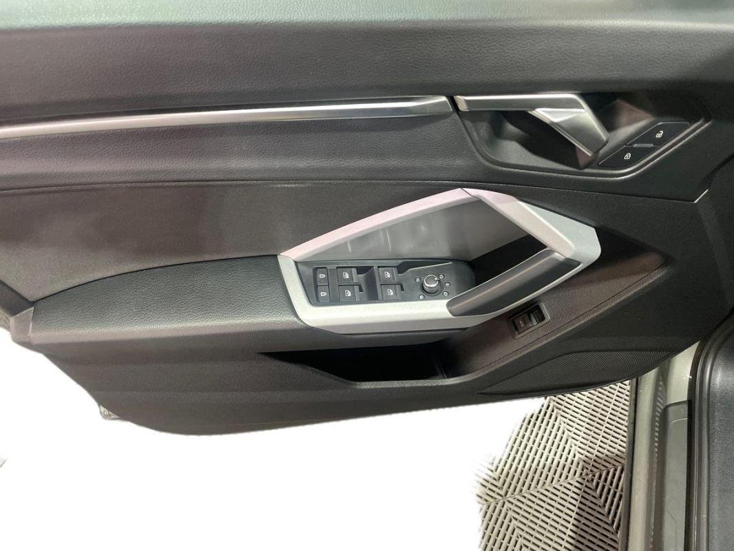Audi Q3 - Photo 15