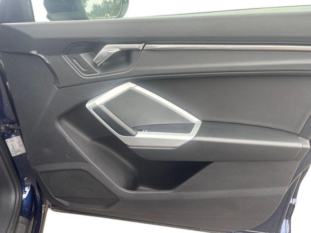 Audi Q3 - Photo 15