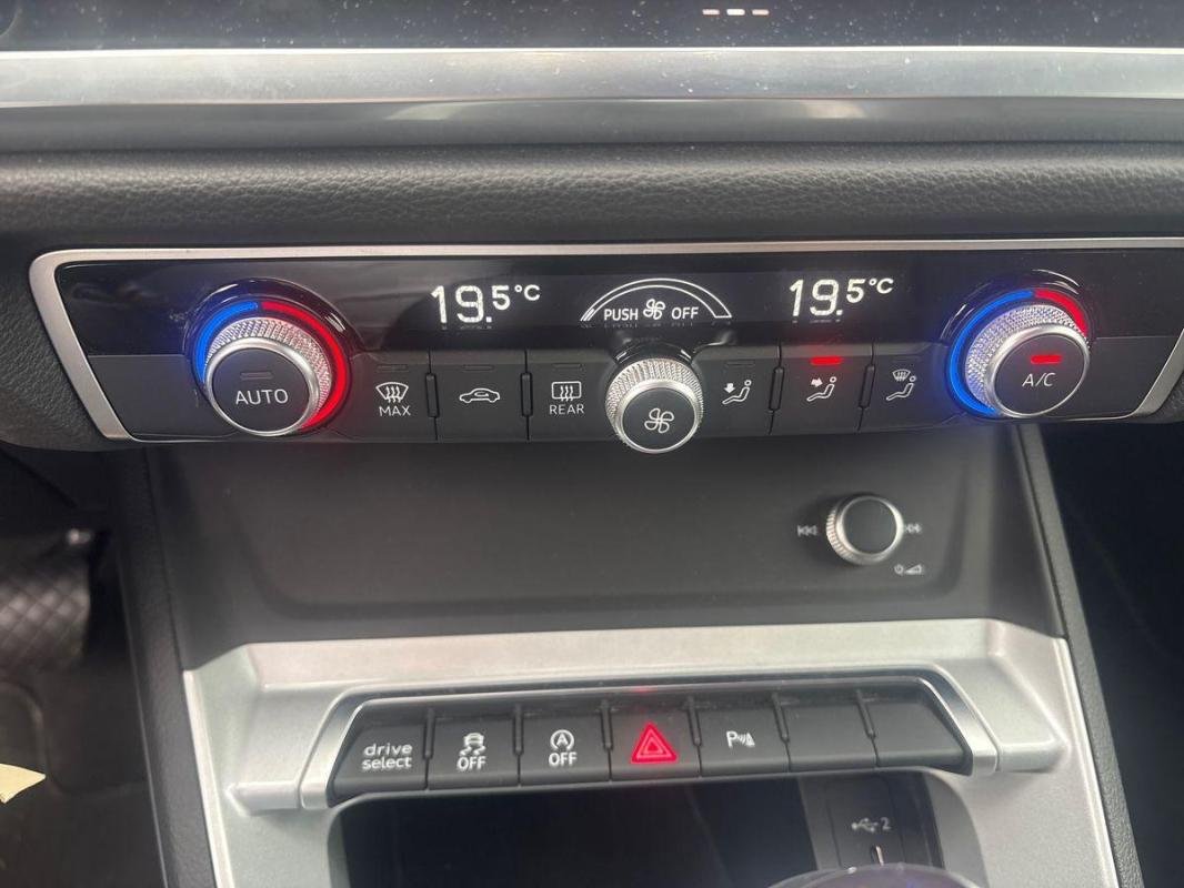 Audi Q3 - Photo 19