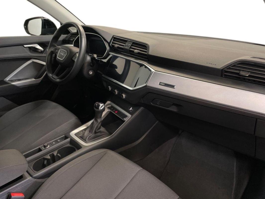 Audi Q3 - Photo 13