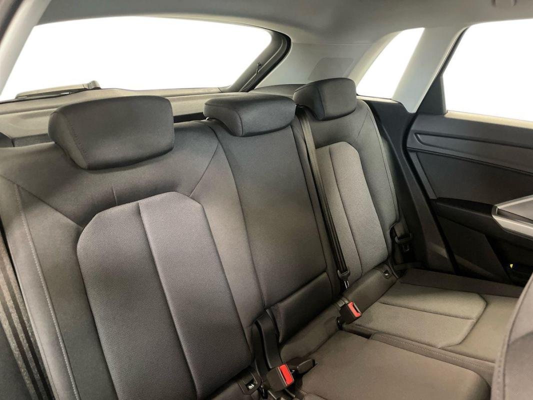 Audi Q3 - Photo 23