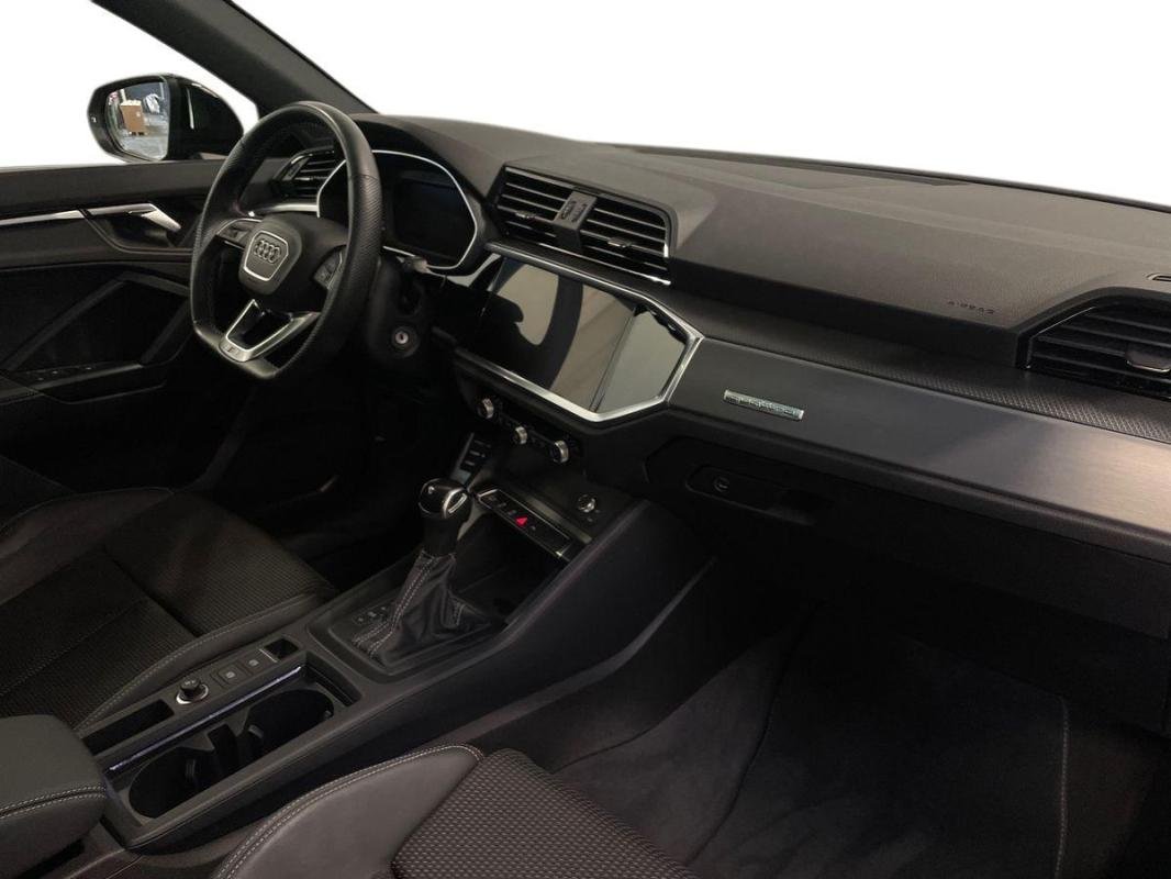 Audi Q3 Sportback - Photo 13