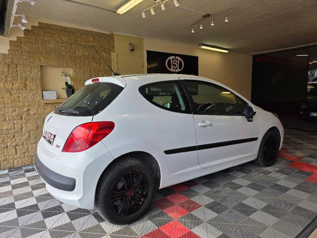 Peugeot 207 - Photo 2
